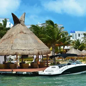 Sunset Marina & Yacht Club 4*, Канкун Мексика