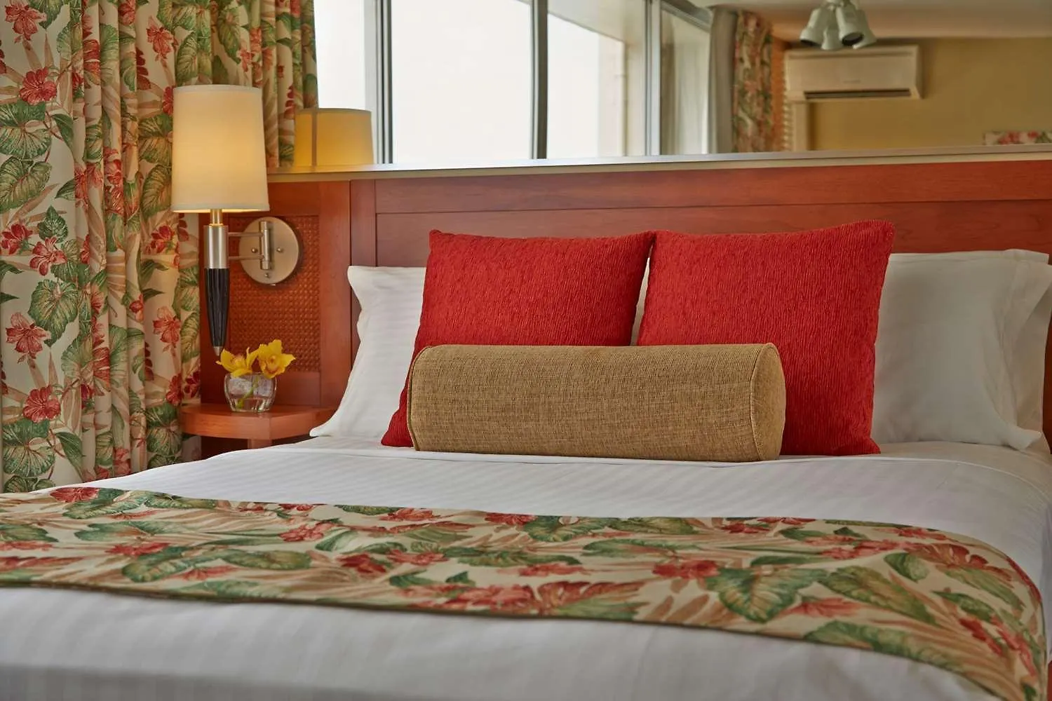 Pacific Monarch Hotel Honolulu